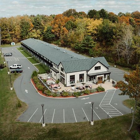 Berkshires Untold Hotel Lenox Exterior foto