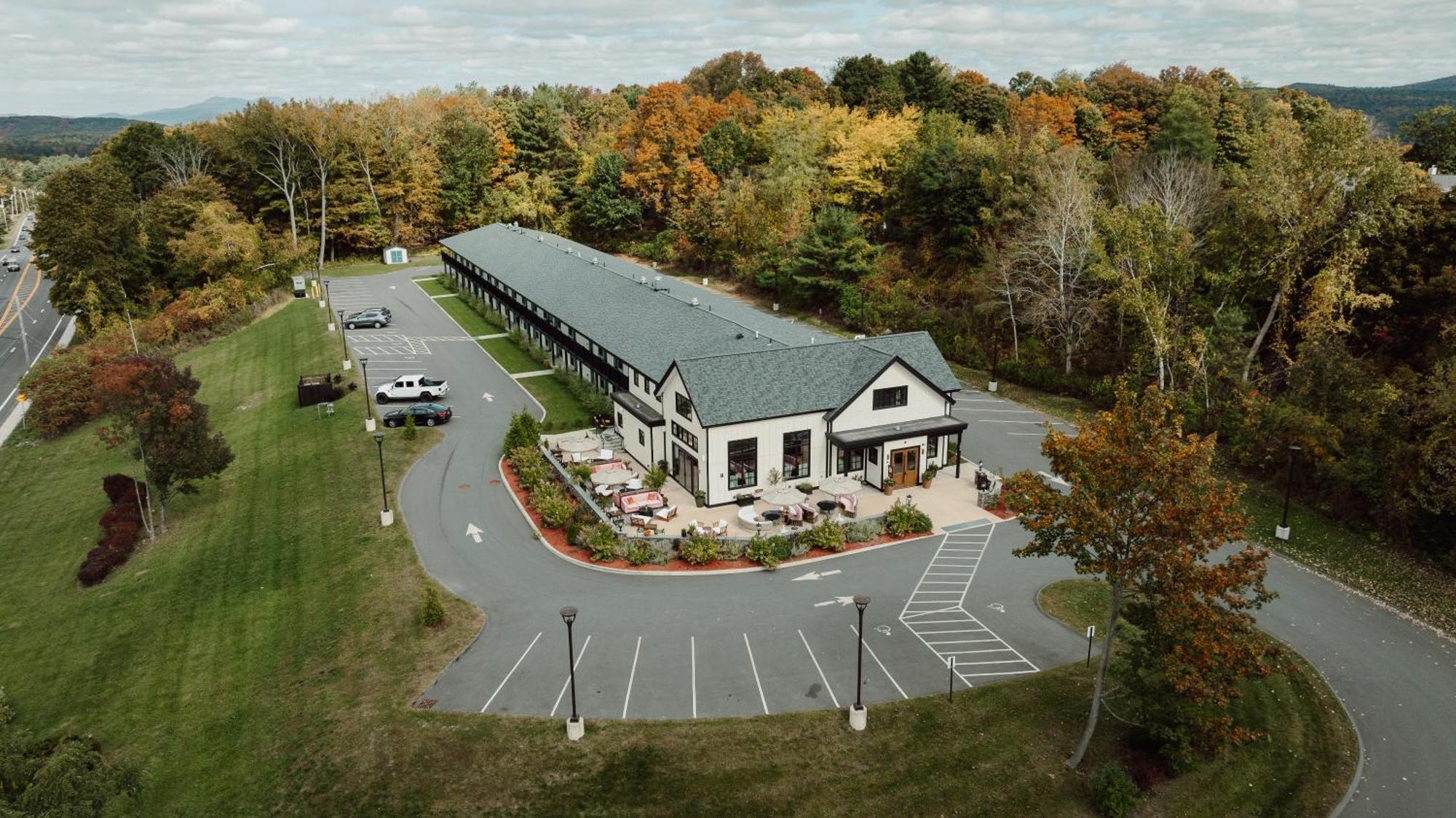 Berkshires Untold Hotel Lenox Exterior foto